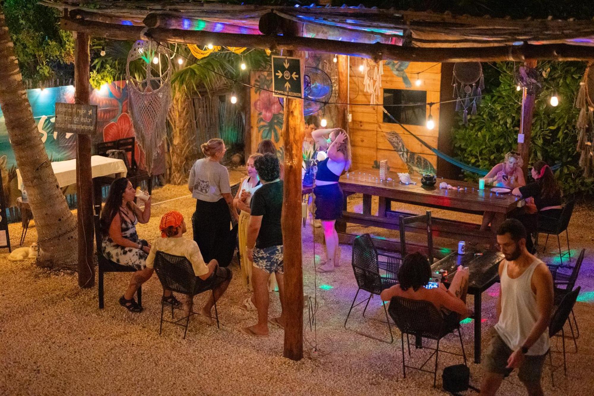 Mapache Hostel & Camping Isla Holbox Bagian luar foto